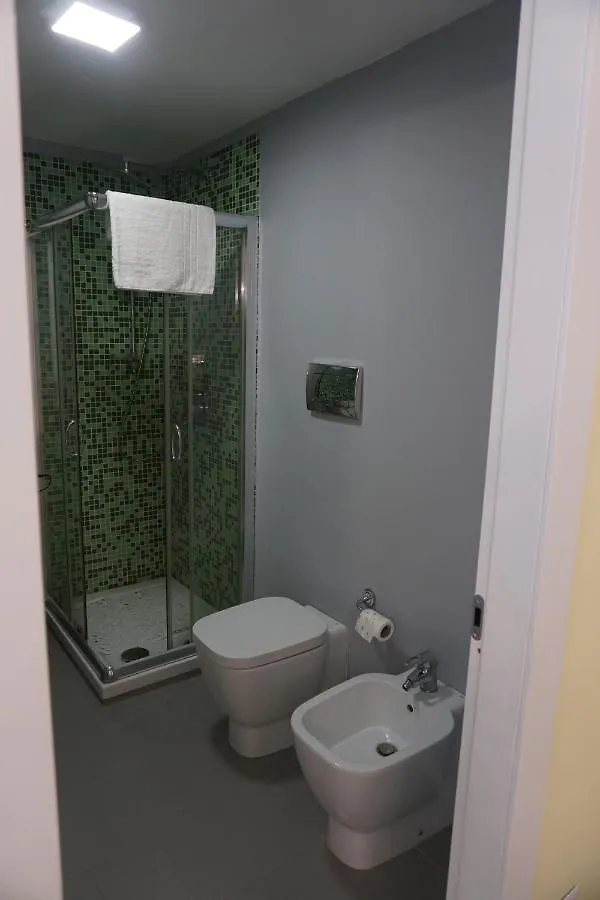 Monteoliveto 5 Bed & Breakfast Napoli 0*,  İtalya